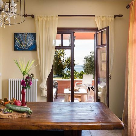 Beachfront Villa Meliti Ágios Matthaíos Екстериор снимка