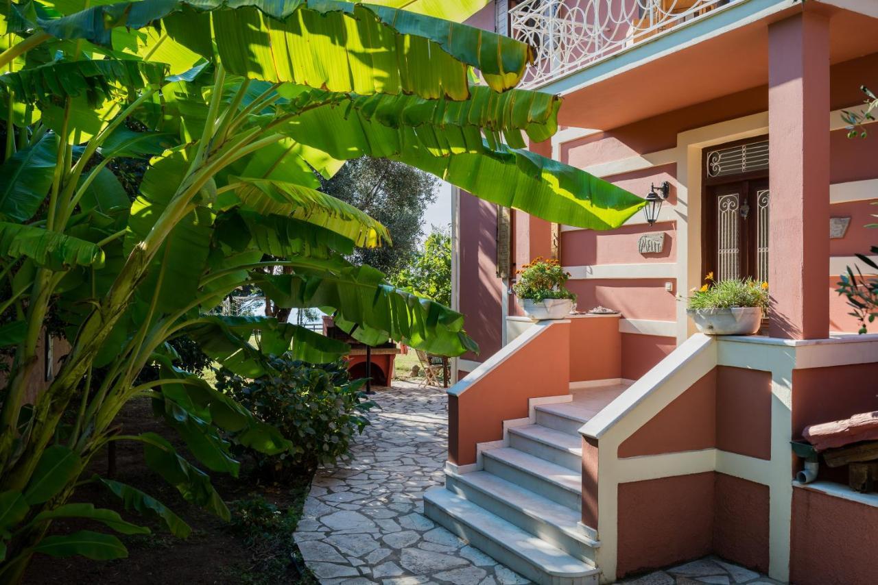 Beachfront Villa Meliti Ágios Matthaíos Екстериор снимка