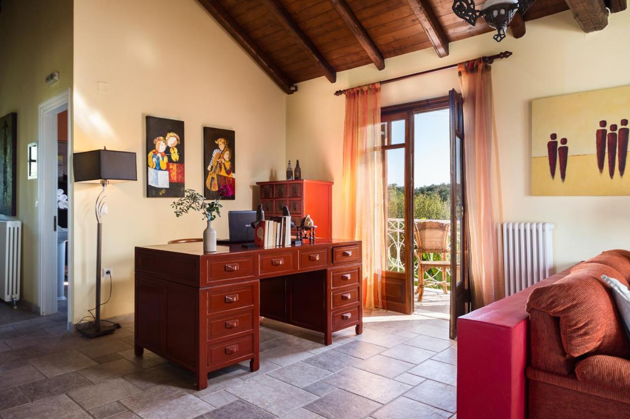 Beachfront Villa Meliti Ágios Matthaíos Екстериор снимка