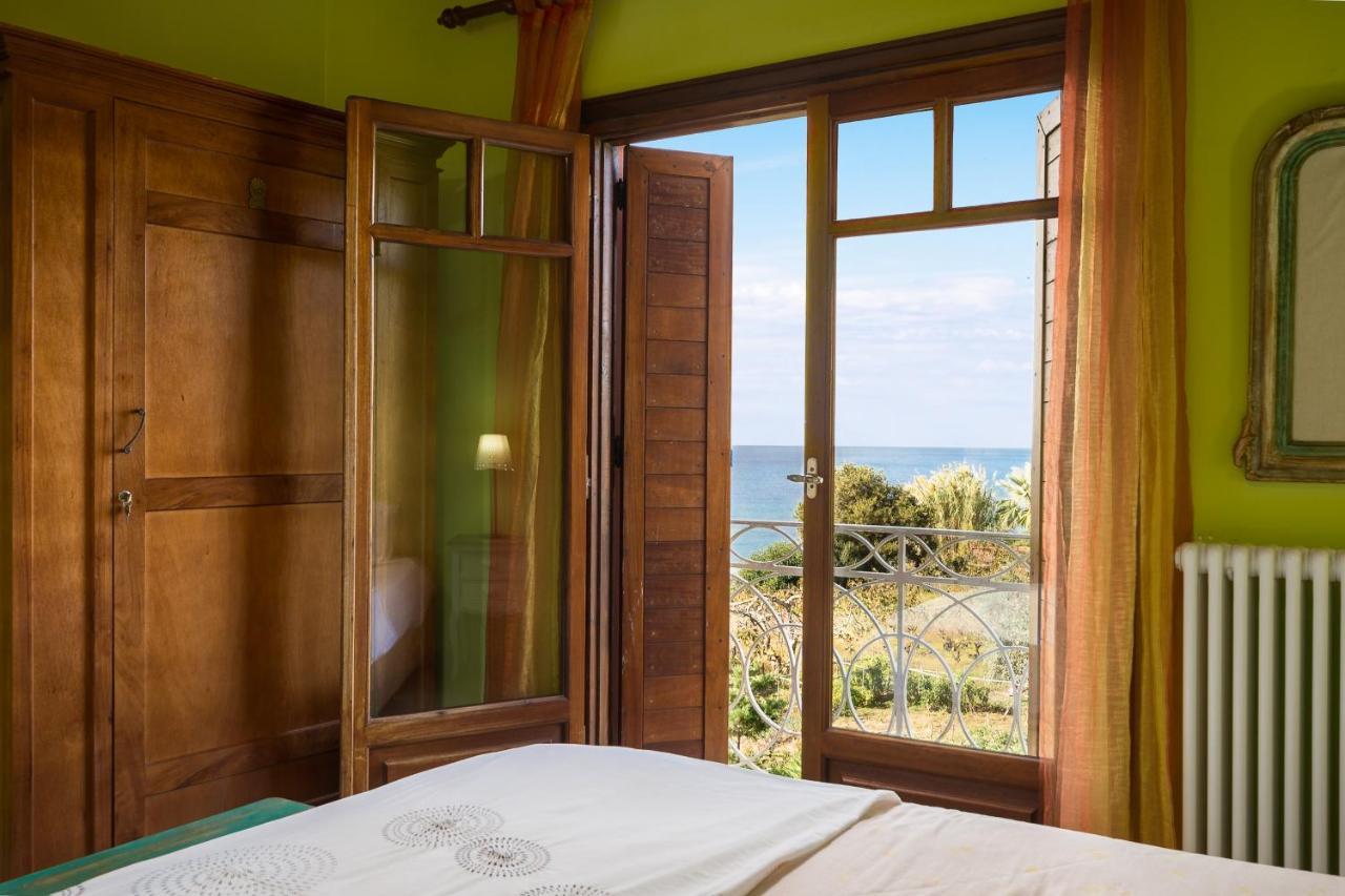 Beachfront Villa Meliti Ágios Matthaíos Екстериор снимка