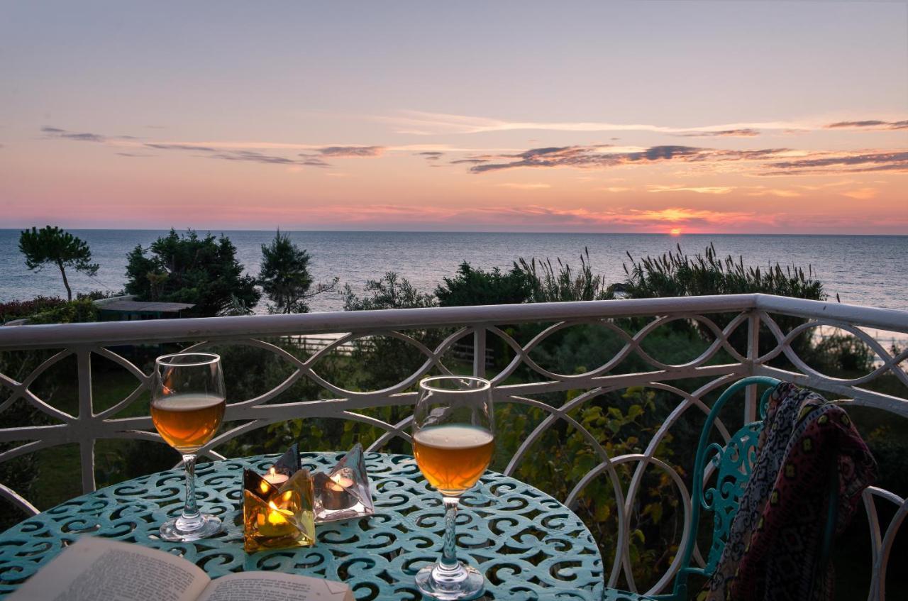 Beachfront Villa Meliti Ágios Matthaíos Екстериор снимка