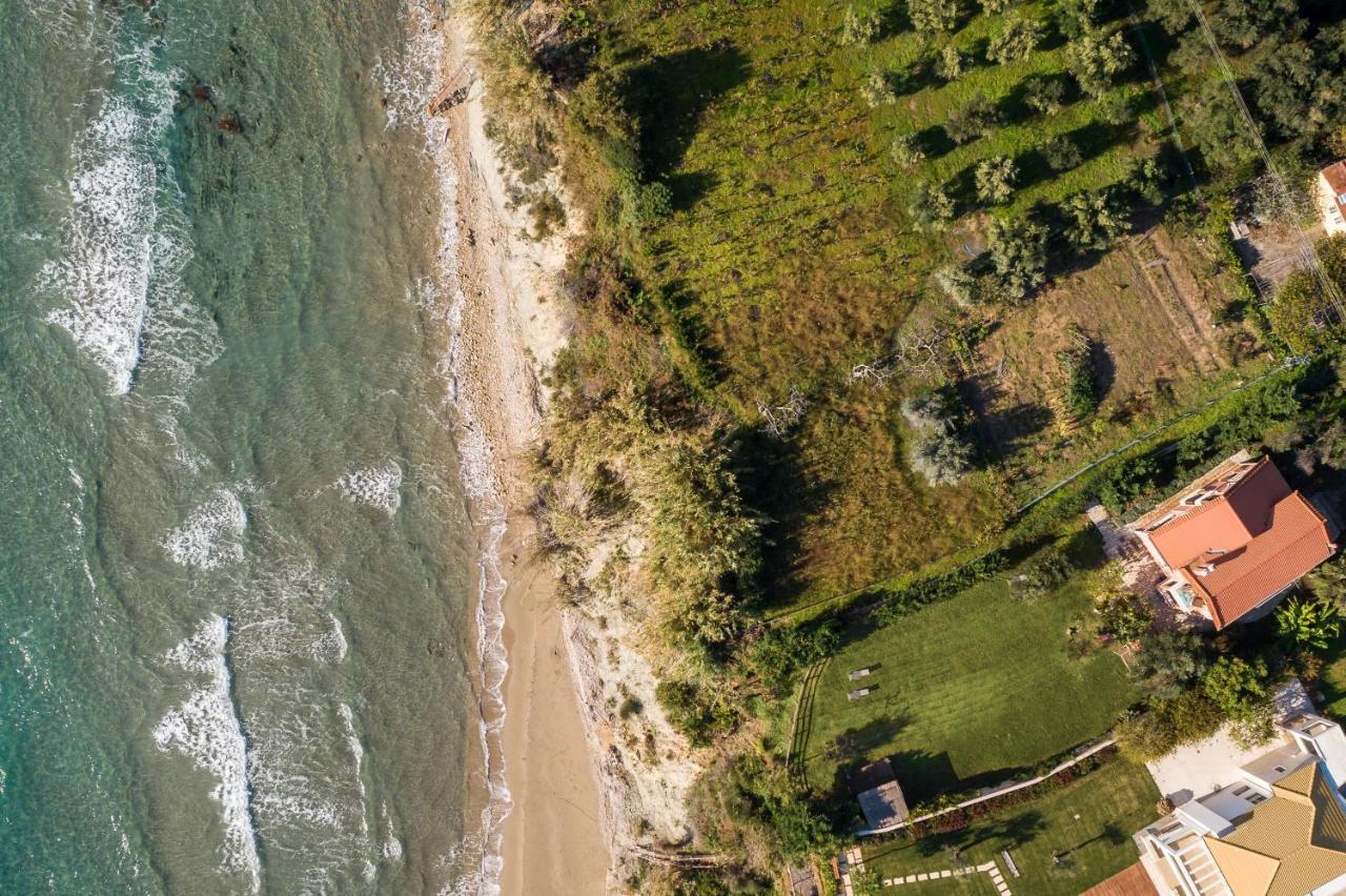 Beachfront Villa Meliti Ágios Matthaíos Екстериор снимка